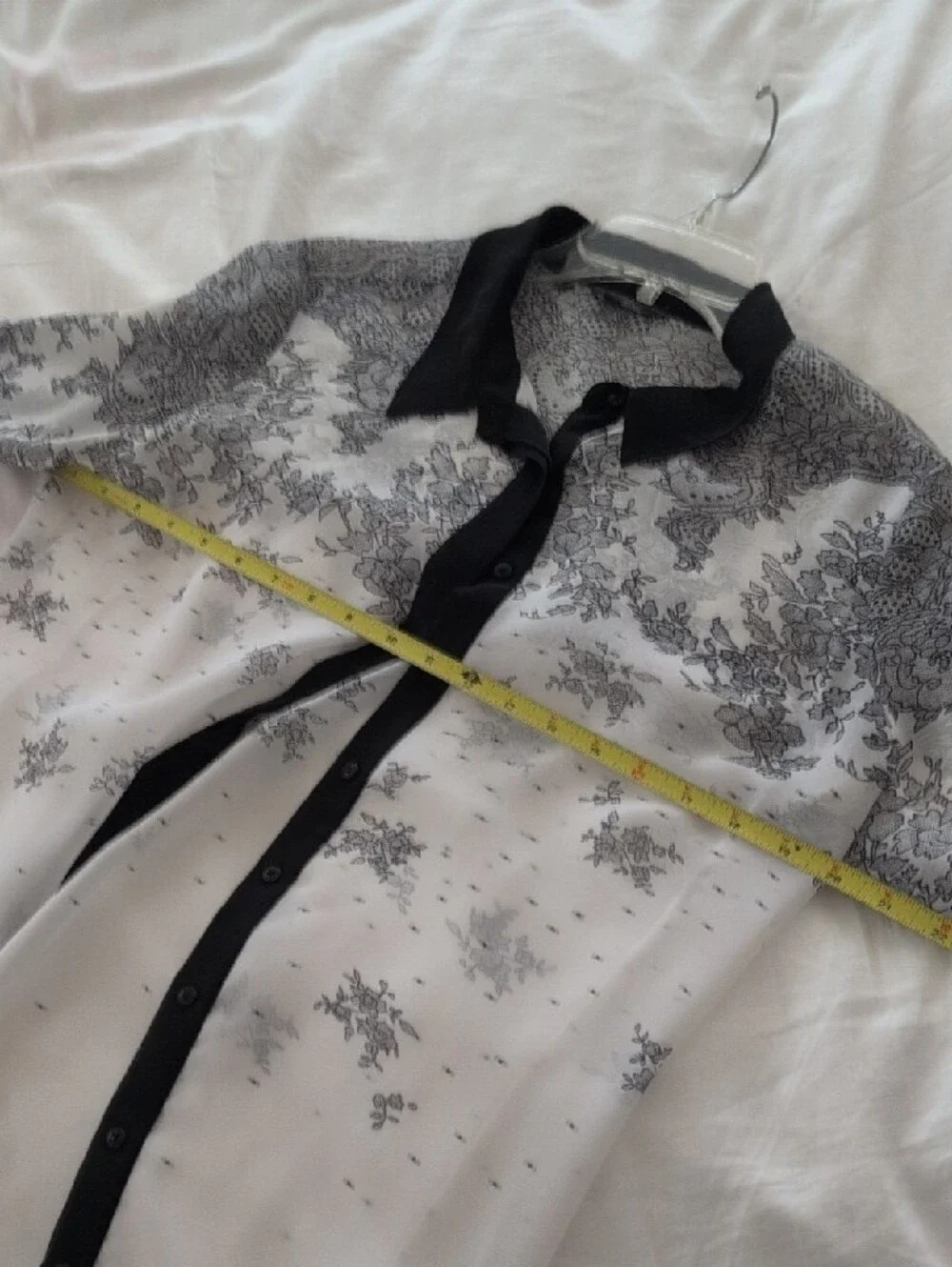 Guess Los Angeles Black & White Floral Sheer Button-Front Blouse